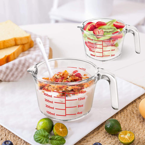 Heat-resistant borosilicate glass measuring cup with handle