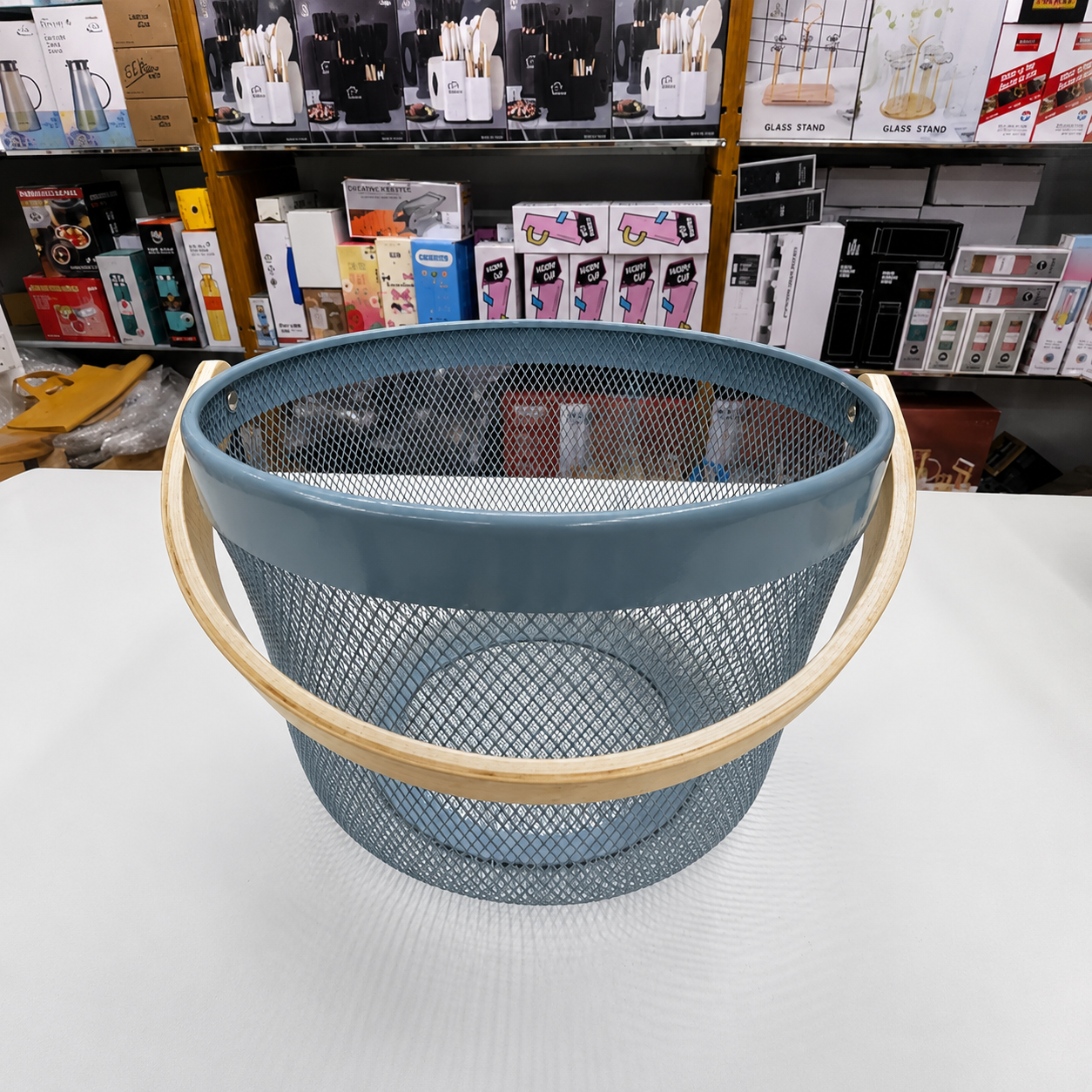 Durable metal fruit storage basket with lid