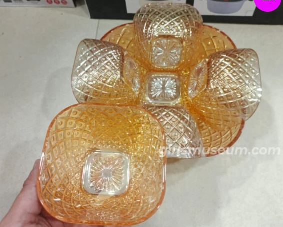 7 Pcs Glass Dessert Bowl Set – Elegant Golden Pattern