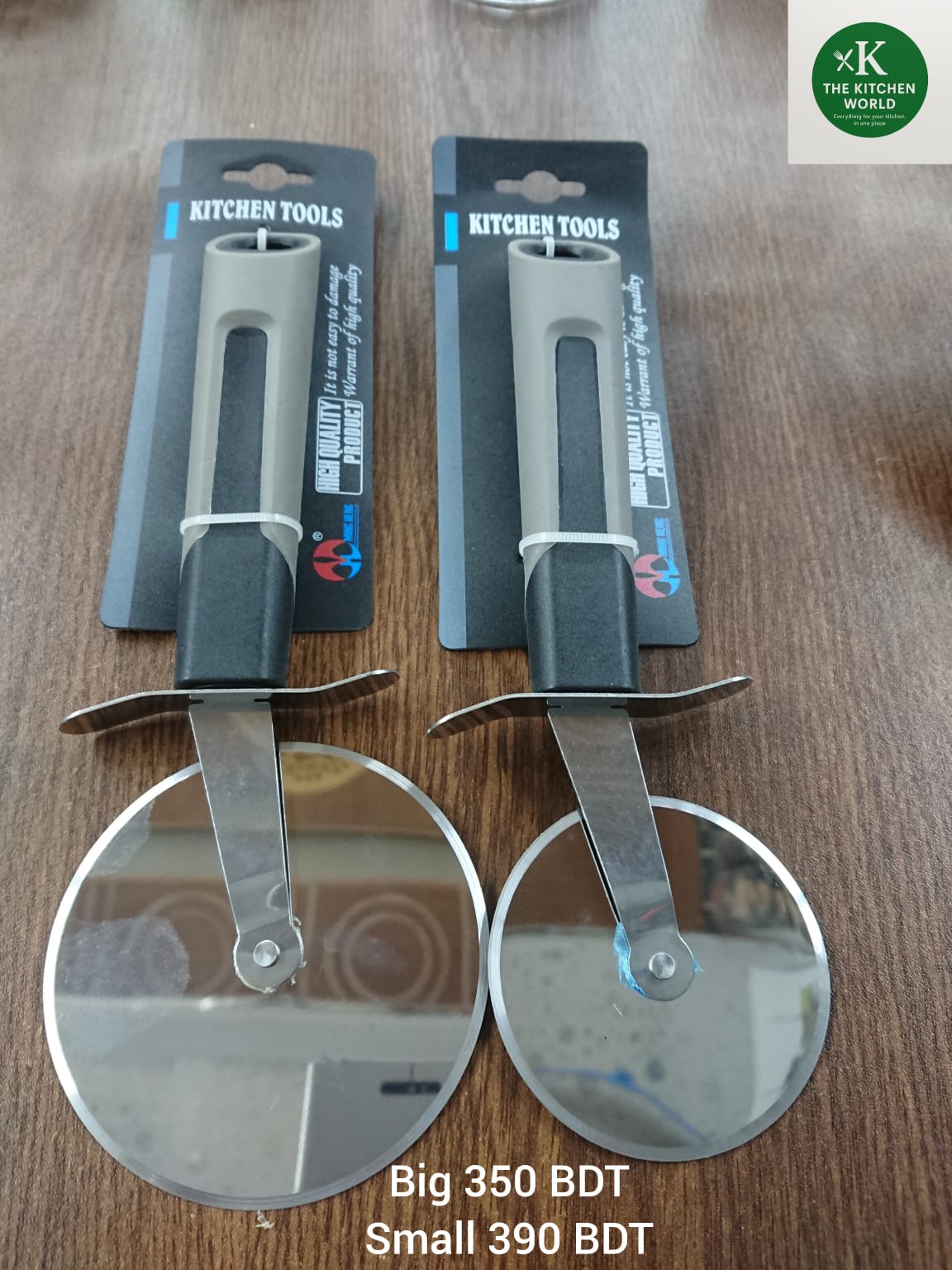 Stainless Steel Pizza Cutter – Comfortable Handle &amp; Durable Metal Blade