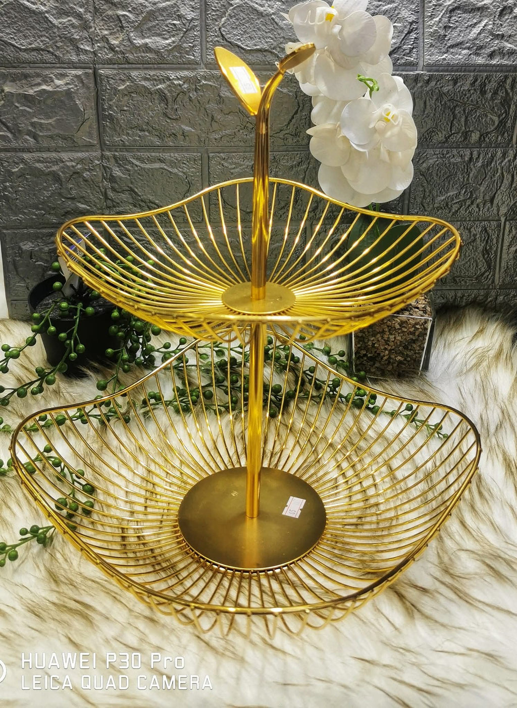 Modern Fancy Luxury Premium Metal Wire Fruit Bowl Stand 3 Tier with the Bird on Top for Home and Kitchen Usage