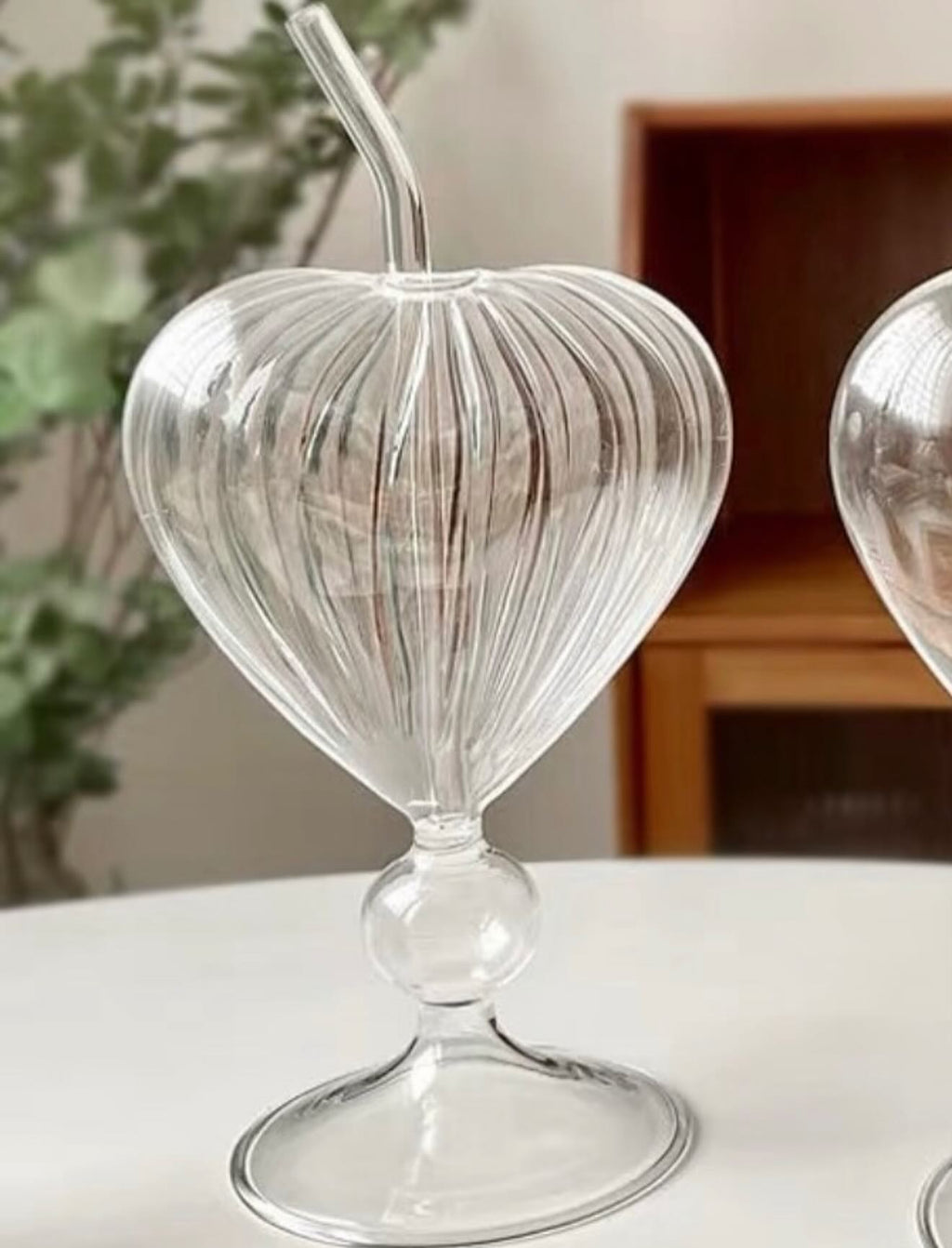 New Design Heart-Shaped Drinking Goblets – Juice &amp; Wine Cup with Straw&nbsp;