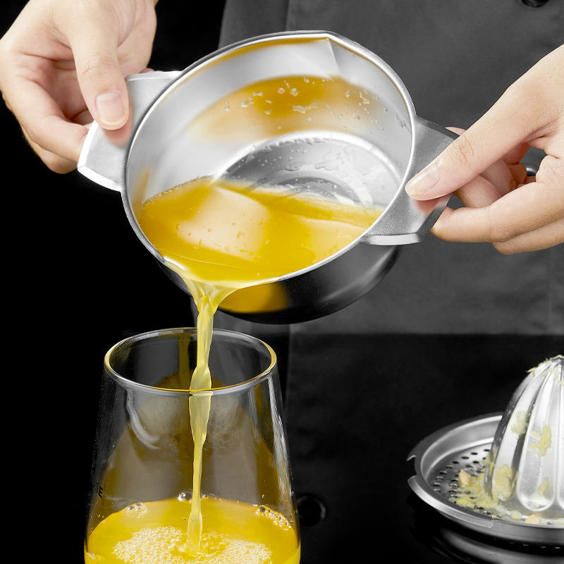 
Compact lemon press for fresh juice extraction
