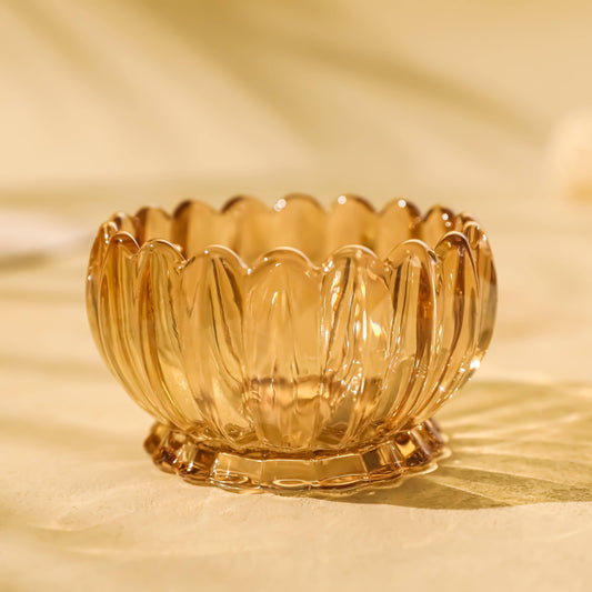 
Decorative glass serving bowl