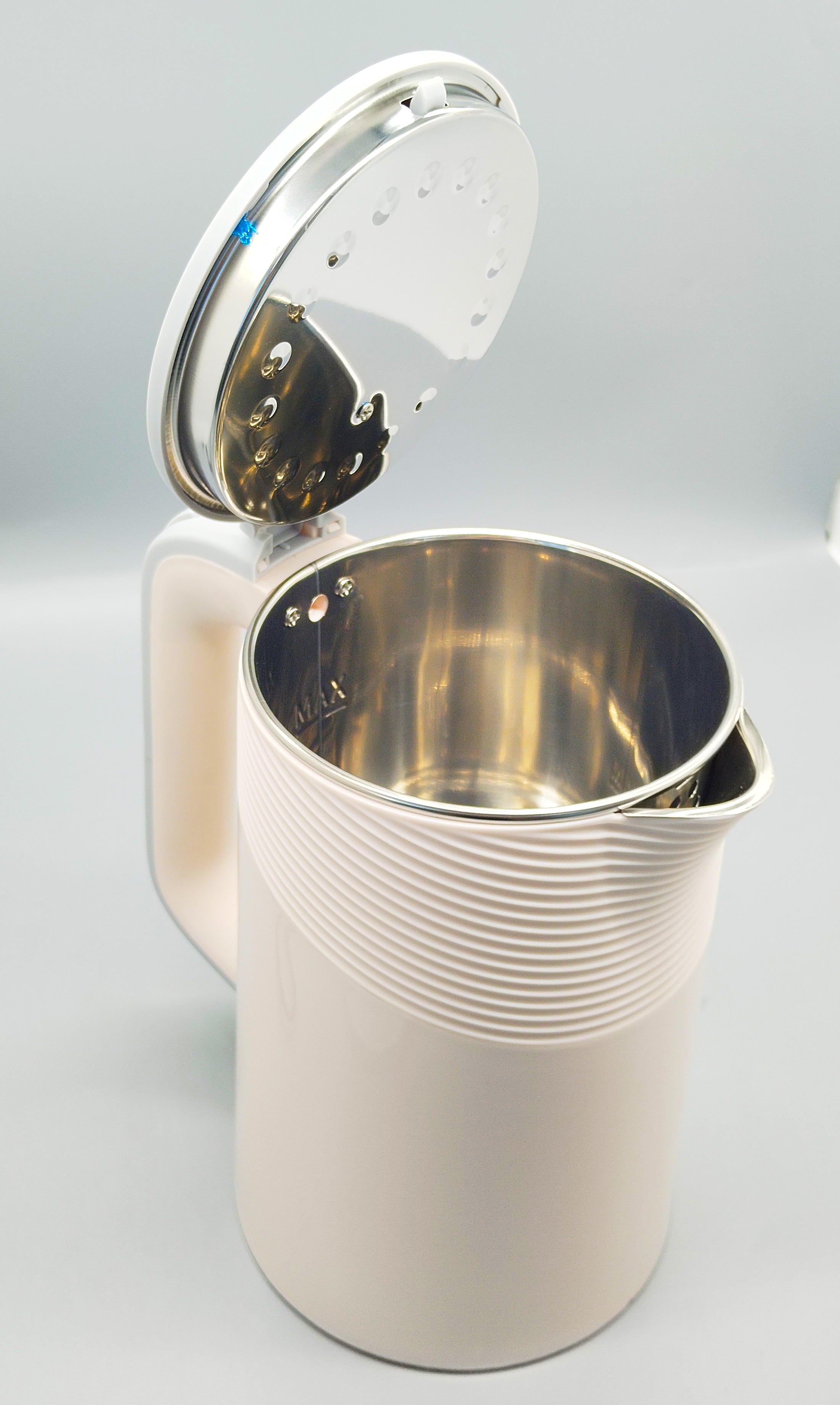 Bajaj 2.5L Cordless Electric Kettle | New Design Home Appliance | Fast-Boil Water Heater | Spare Parts Included