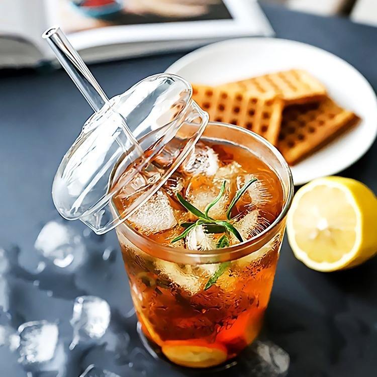 Fashion Style Clear Borosilicate Tumbler – With Dome Glass Lid &amp; Glass Straw