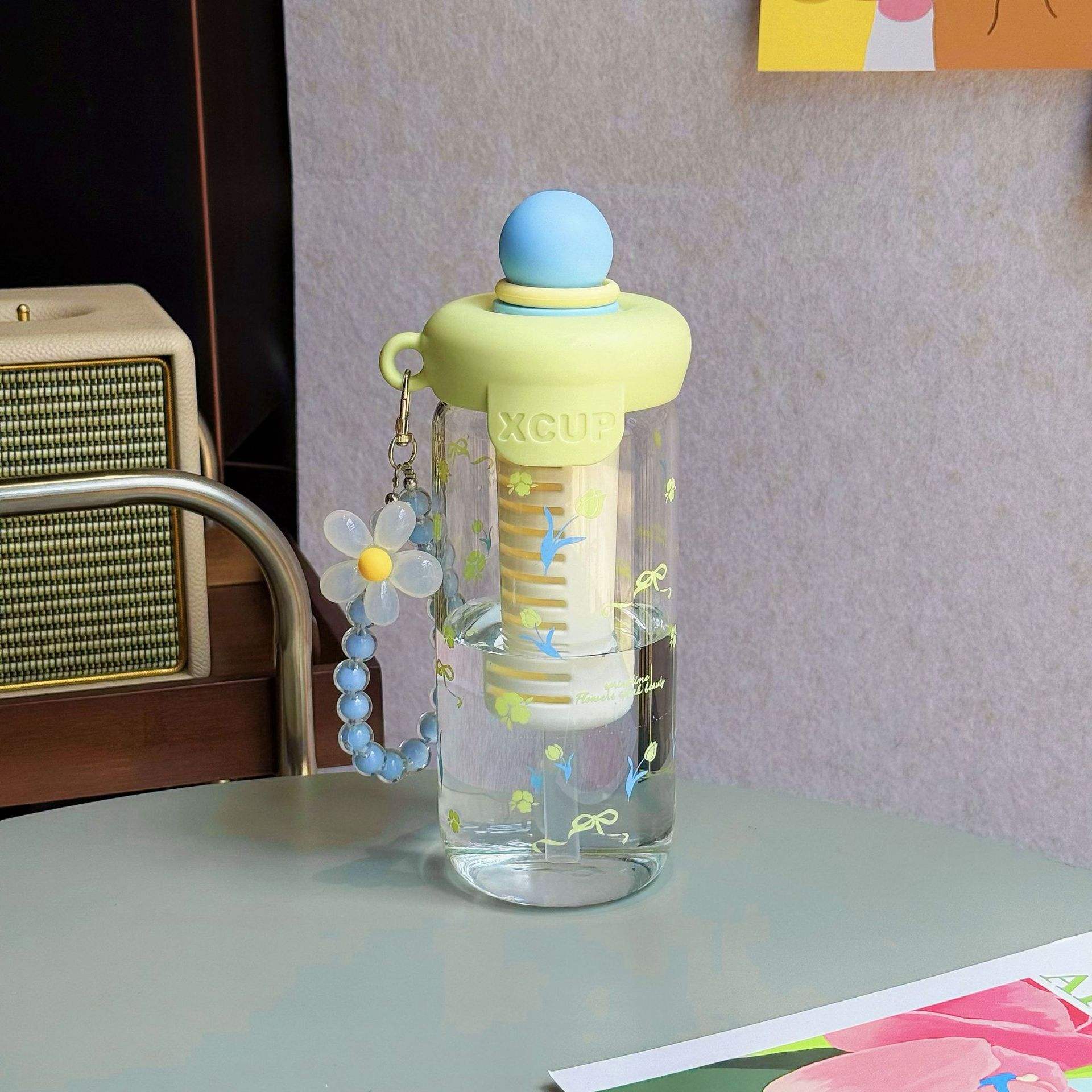 Cute Girls Cartoon Portable Drinking Bottle – Reusable School Plastic Water Bottle with Straw (Tomatodos De Agua / Gourde Enfant)