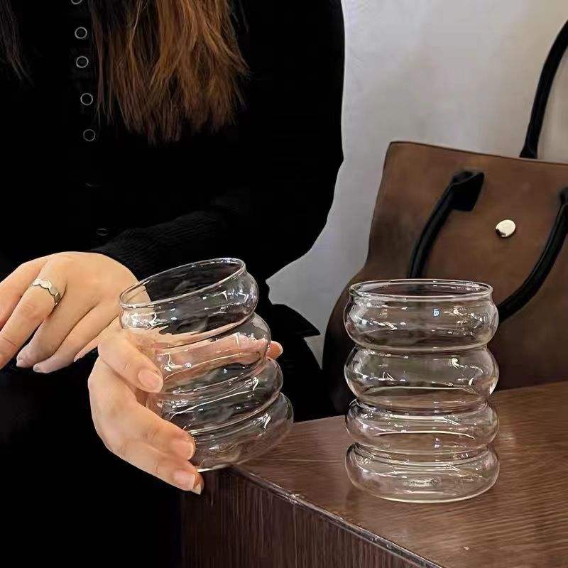 Heat-resistant borosilicate glass tumbler for cold drinks