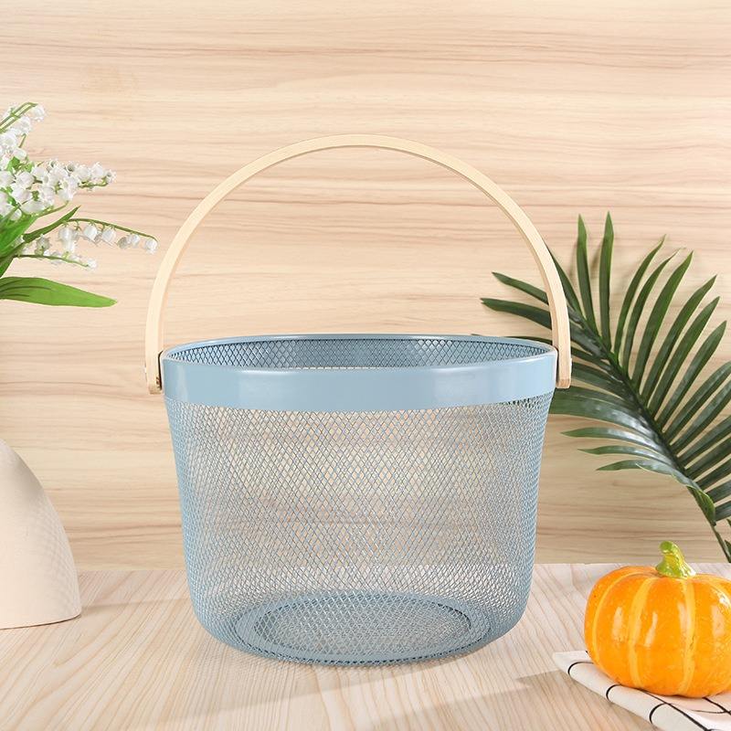 
Metal fruit serving bowl with protective lid