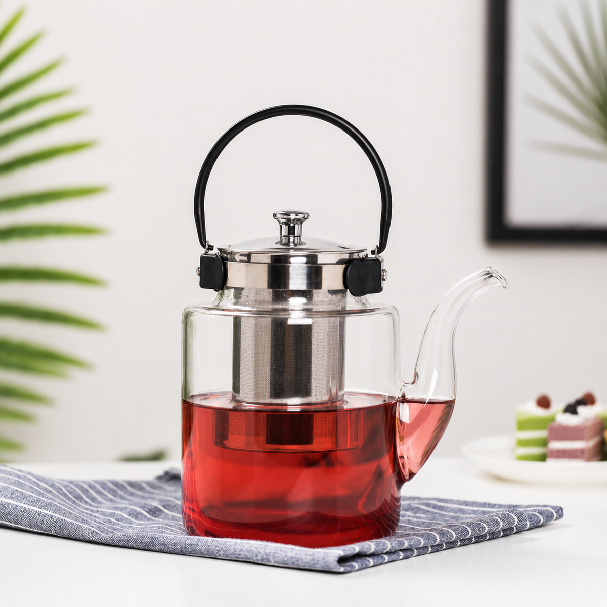 High borosilicate glass teapot with stainless steel infuser