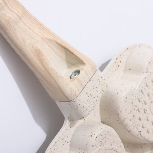 
Three compartment heart-shaped pancake and egg pan