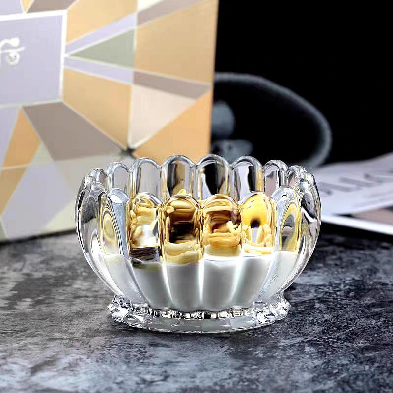 
Transparent glass salad bowl