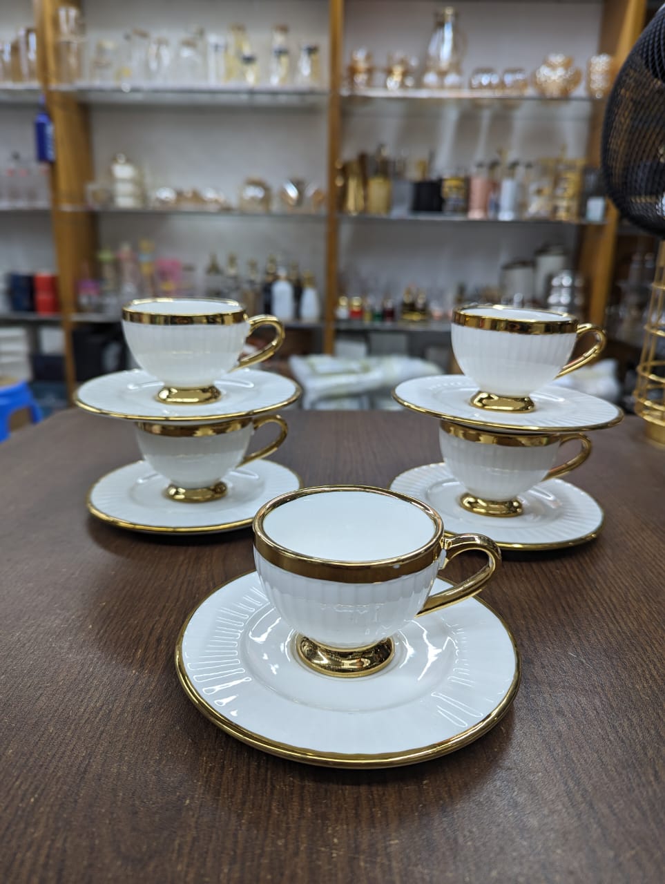 Luxury Drink Cup and Plate Set Personalized Coffee Tea Ceramic Cup and Plate with Golden Handle