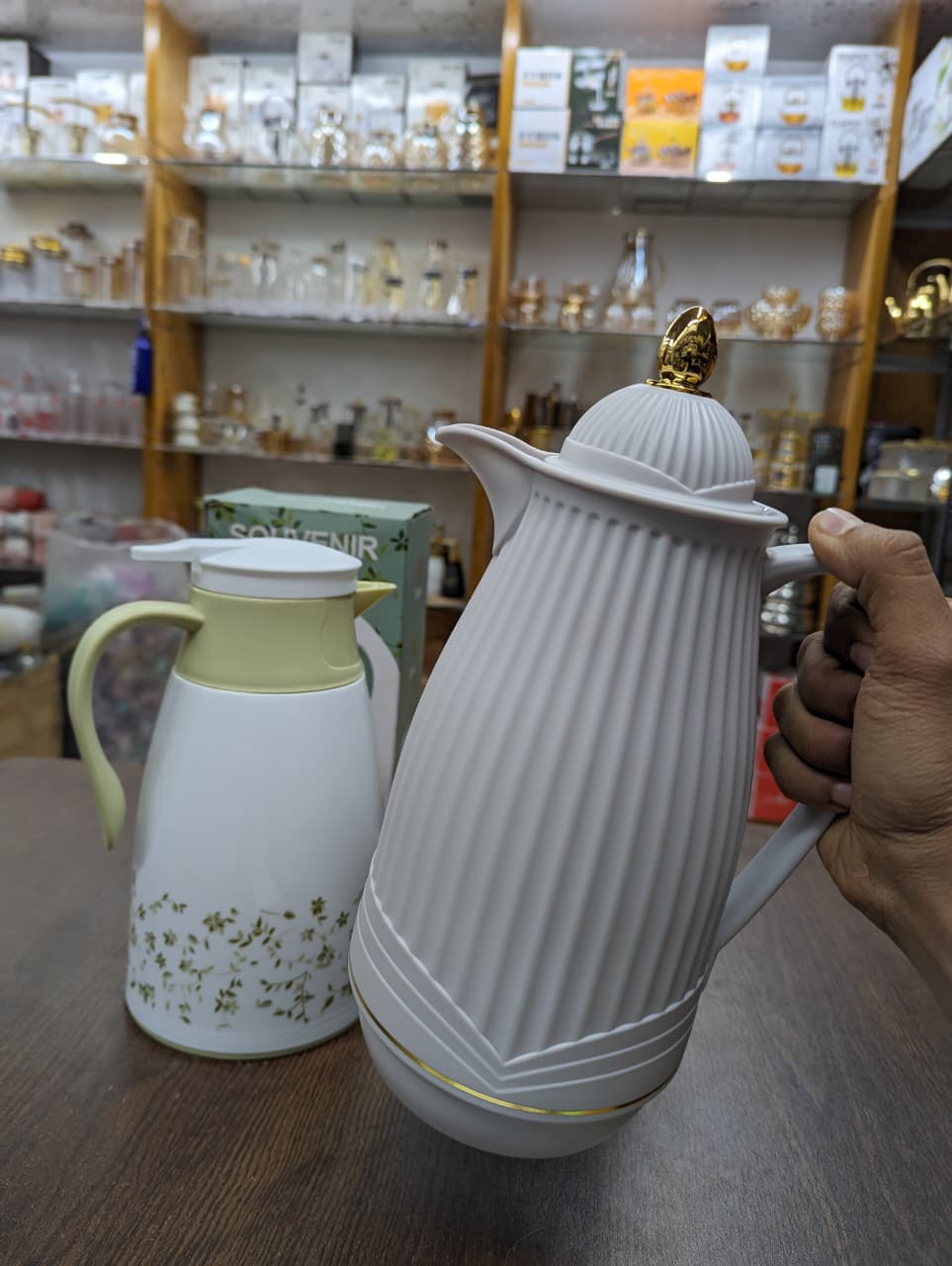 Classic Design 1L Plastic Vacuum Flask | Inner Glass Insulated Tea & Coffee Pot