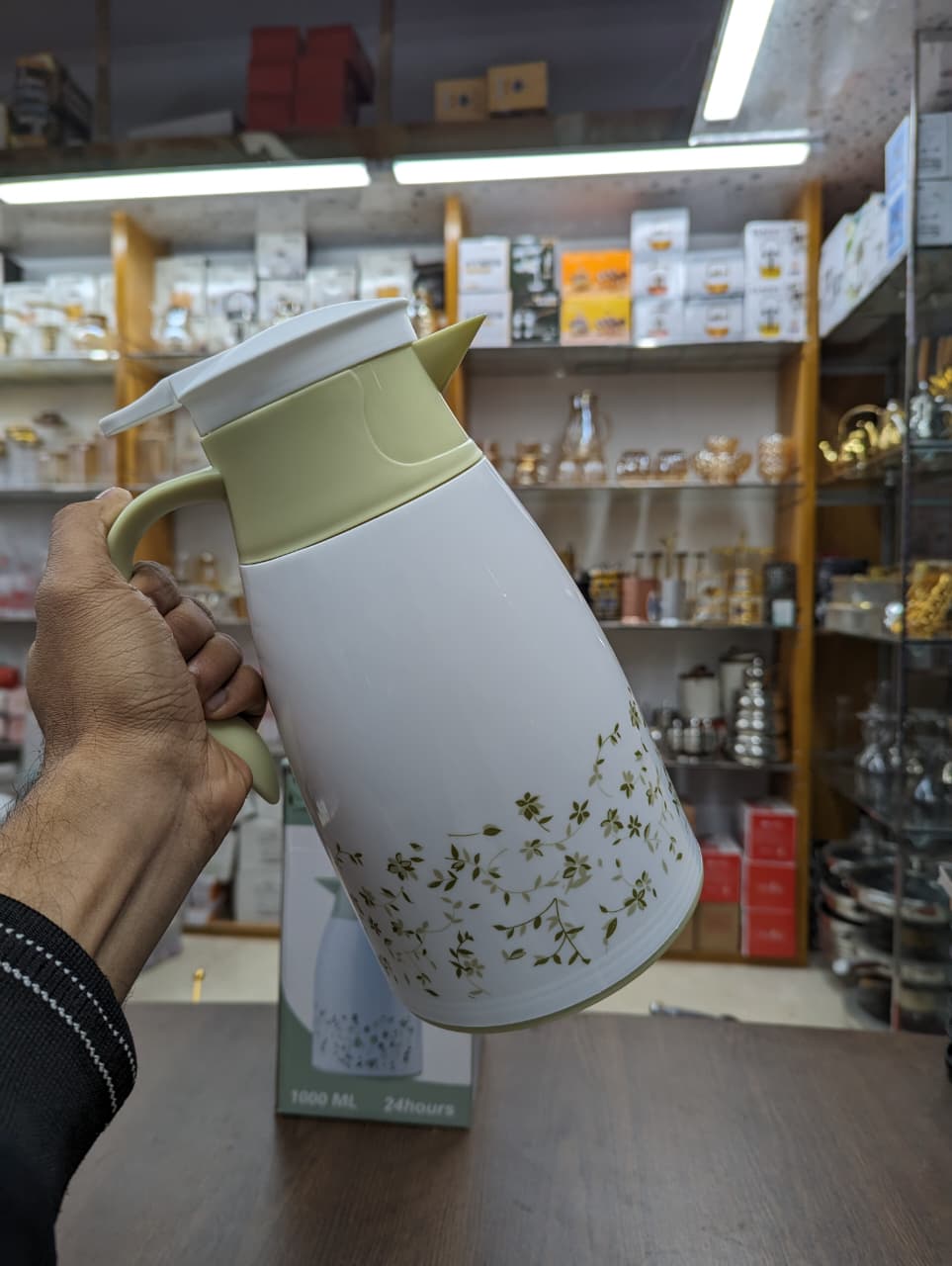 Classic Design 1L Plastic Vacuum Flask | Inner Glass Insulated Tea & Coffee Pot