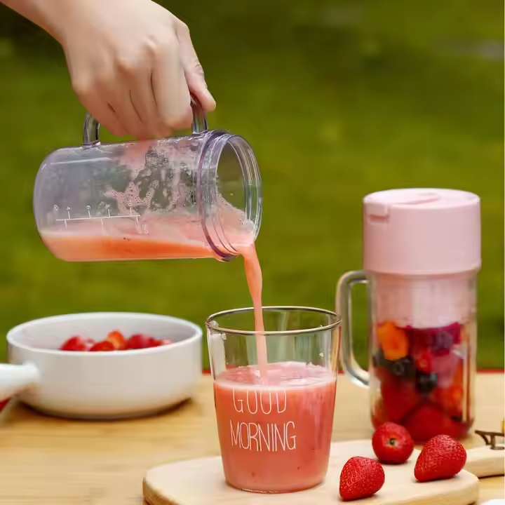 Wireless mini blender bottle for smoothies and juice