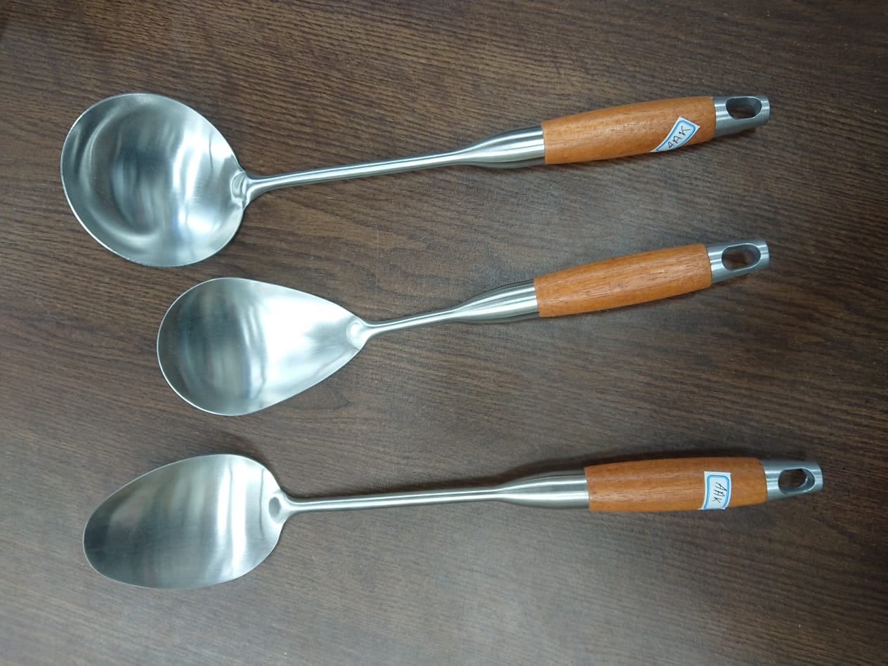 CNHK01 18/8 Stainless Steel Long Handle Soup Ladle